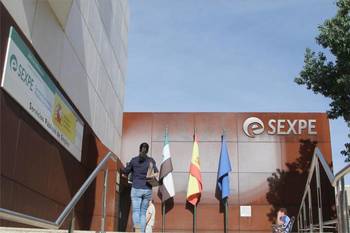 El paro desciende en Extremadura en 2.326 personas en el mes de abril y la Seguridad Social suma 3.366 nuevos cotizantes