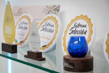 La Junta impulsa los premios Extrema Selección de Aceite de Oliva con una imagen renovada y la creación de un sello distintivo