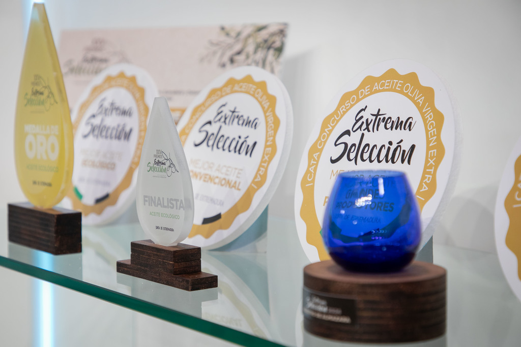 La Junta impulsa los premios Extrema Selección de Aceite de Oliva con una imagen renovada y la creación de un sello distintivo