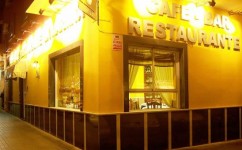 Fachadadetalle_restaurante_la_marmita