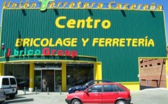 Fachadadetalle_union_ferretera_cacerena