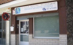 Fachadadetalle_clinica_dental_el_parque