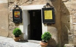 Fachadadetalle_restaurante_puerta_de_la_estrella