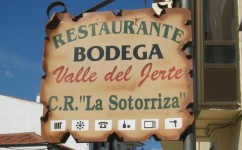 Fachadadetalle_restaurante_tipico_valle_del_jerte