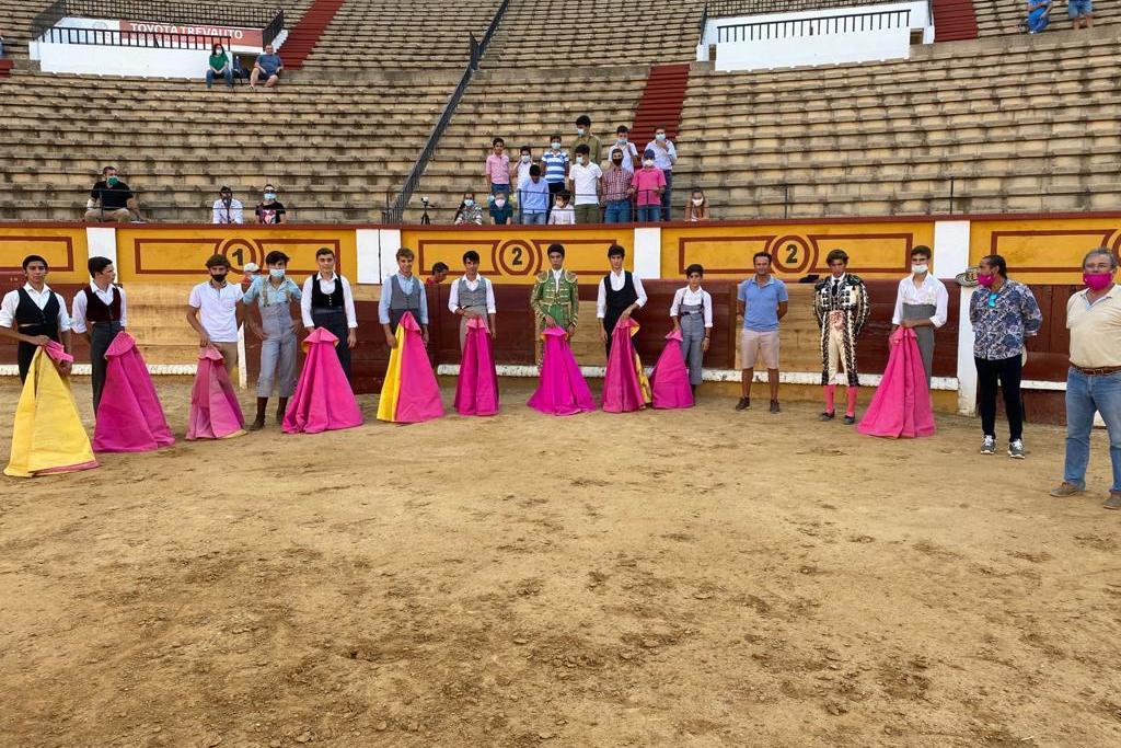 Antonio Ferrera dona seis novillos a la Escuela Taurina de Badajoz para la práctica de sus alumnos