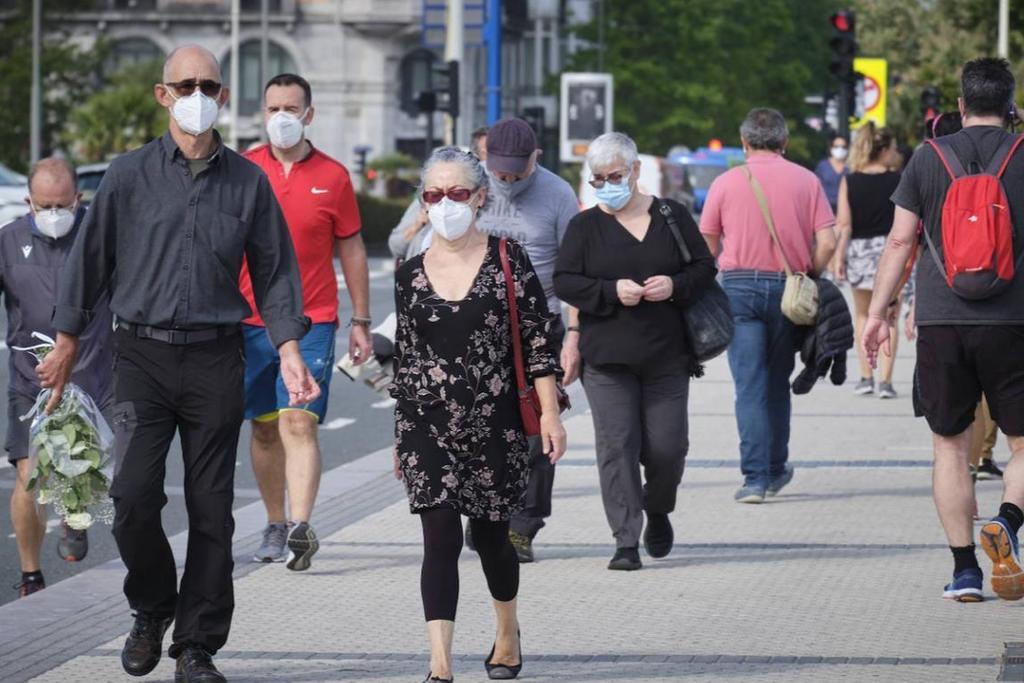 La Junta de Extremadura se opone al uso obligatorio de la mascarilla, pero la recomienda en hospitales, centros de salud y pacientes con síntomas