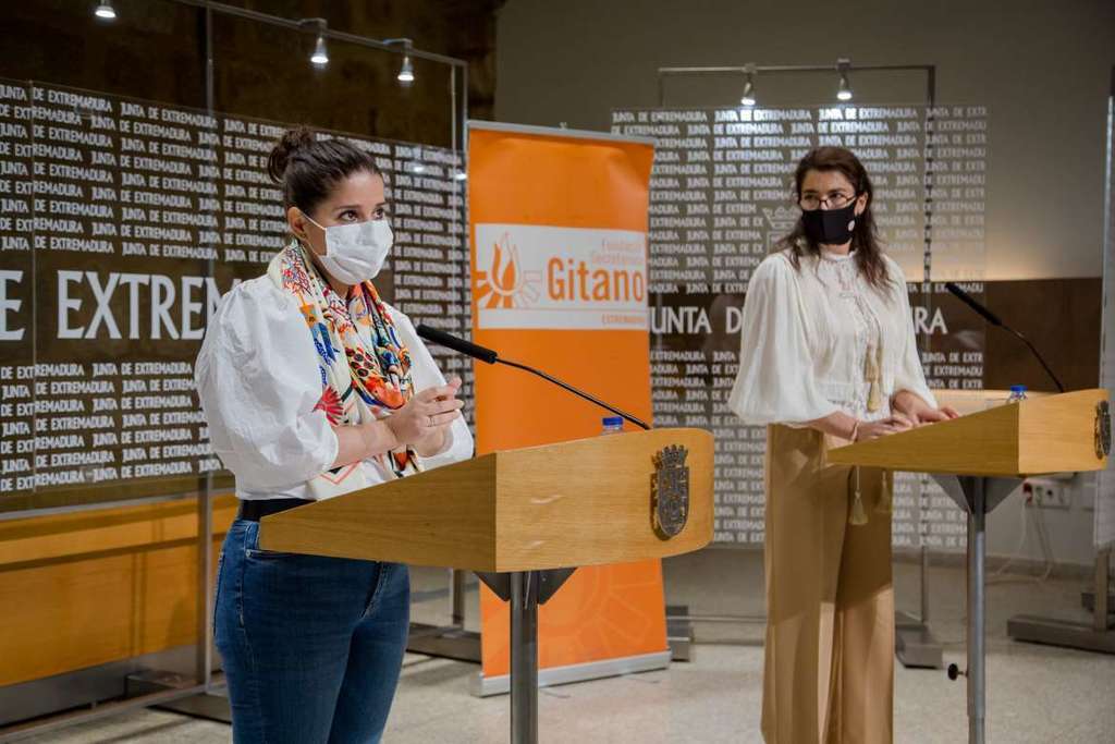 La Consejería de Igualdad impulsa el Programa Calí, con el que se pretende capacitar y cualificar a las mujeres gitanas