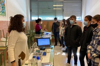 Estudiantes de bachillerato de Hornachos y Herrera del Duque participan en los talleres “Analizando el aire que respiramos” en la Semana de la Ciencia 2021