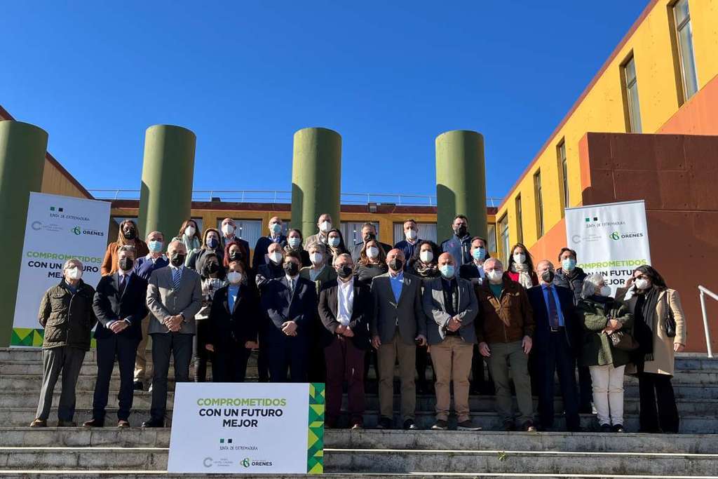 La Junta de Extremadura y el Grupo Orenes materializan el convenio por el que el Gran Hotel Casino Extremadura destina el 5% de su beneficio a proyectos sociales