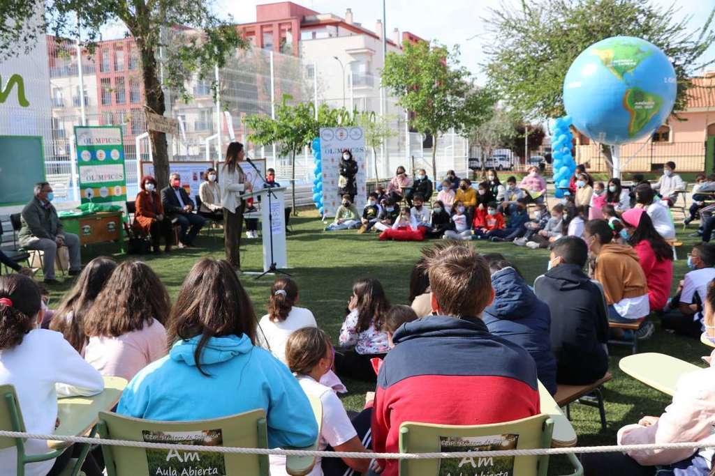 Nuria Flores resalta la importancia de la educación en valores a través del deporte y el olimpismo