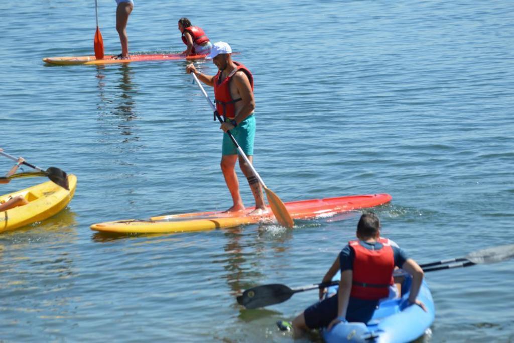 Continúa celebrándose el Programa de Turismo Acuático Verano 2022 en las playas de Isla del Zújar, Peloche y Puerto Peña