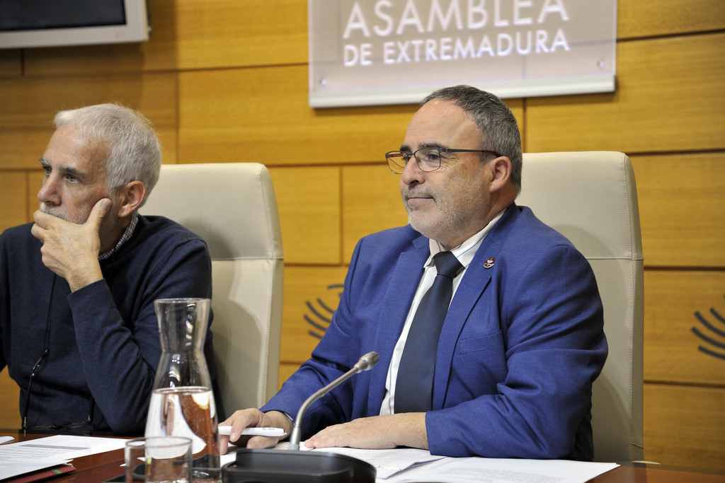 Francisco Martín detalla las actuaciones para desarrollar el producto turístico Pueblos de Luz y destaca su carácter innovador