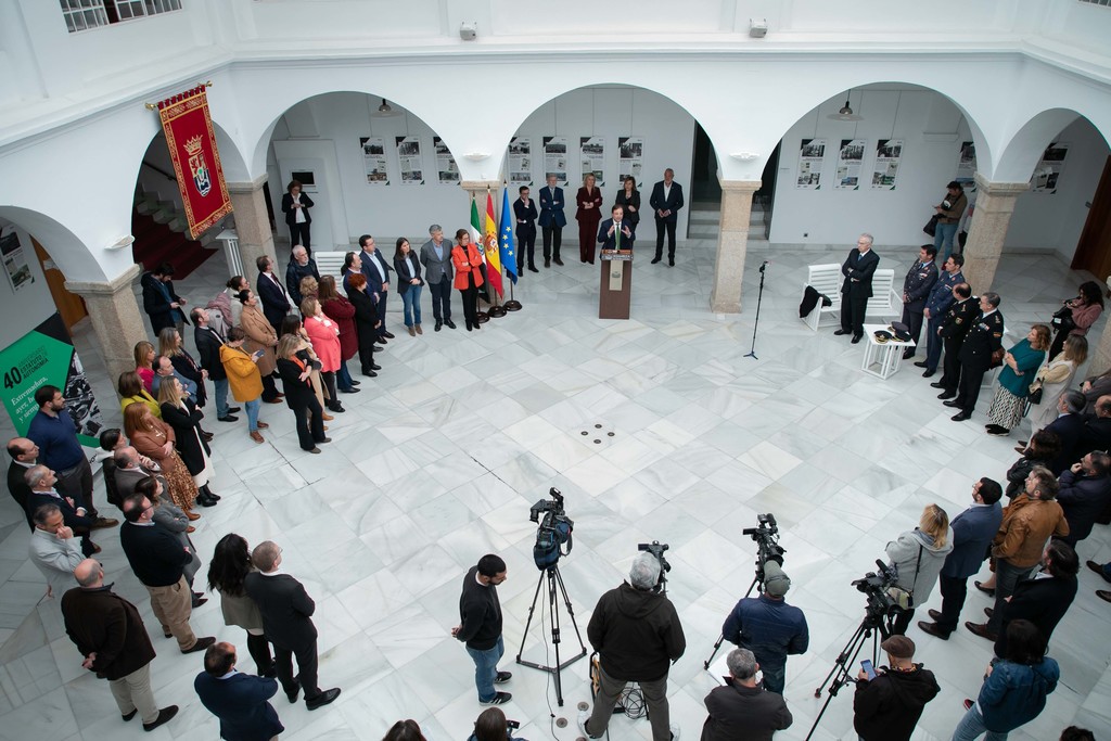 El presidente de la Junta destaca los hitos que Extremadura ha alcanzado en estos 40 años de autonomía