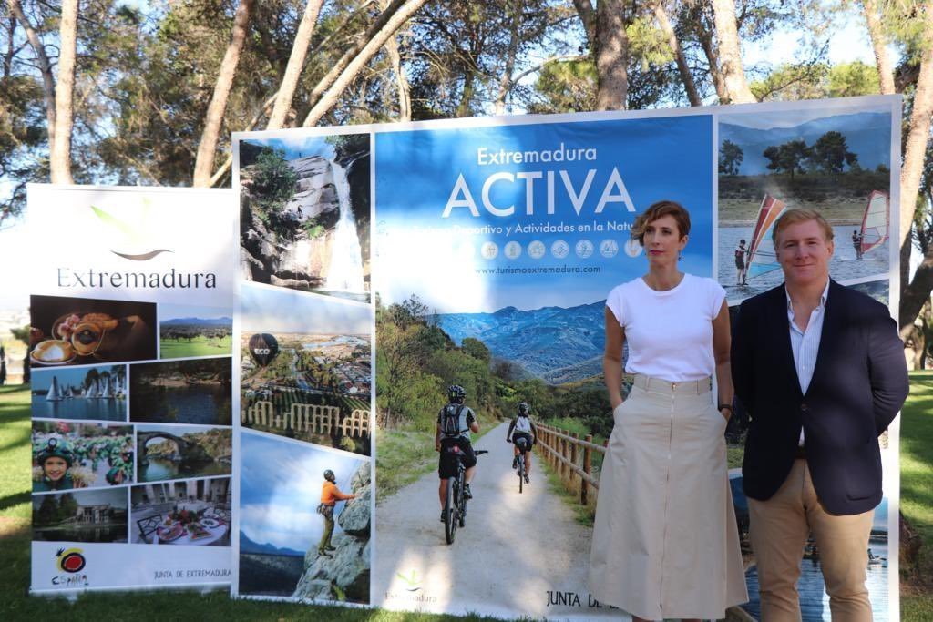 Medio millar de personas participan en las actividades del Día Mundial del Turismo