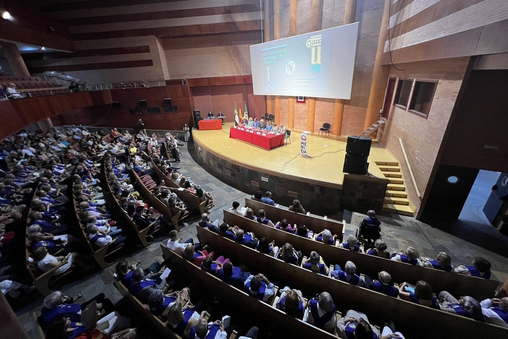 La Universidad de Mayores arranca este curso con 2.897 alumnos, casi medio millar más que el curso pasado