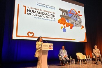 La consejera de Salud anuncia la creación de una Comisión de Humanización en cada área de salud del SES