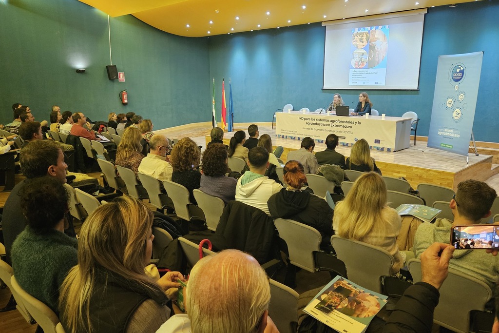 María Mercedes Vaquera muestra su apoyo decidido a la Ciencia y asegura que "los resultados de las investigaciones tienen que llegar a la sociedad"