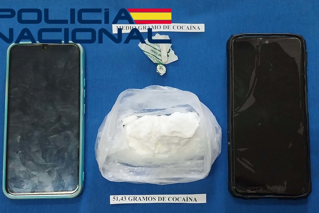 Policía Nacional detiene a tres jóvenes que portaban más de 50 gramos de cocaína entre sus pertenencias