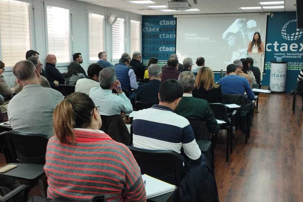 La directora general de Empresa presenta ayudas para la transformación y crecimiento del sector agroalimentario