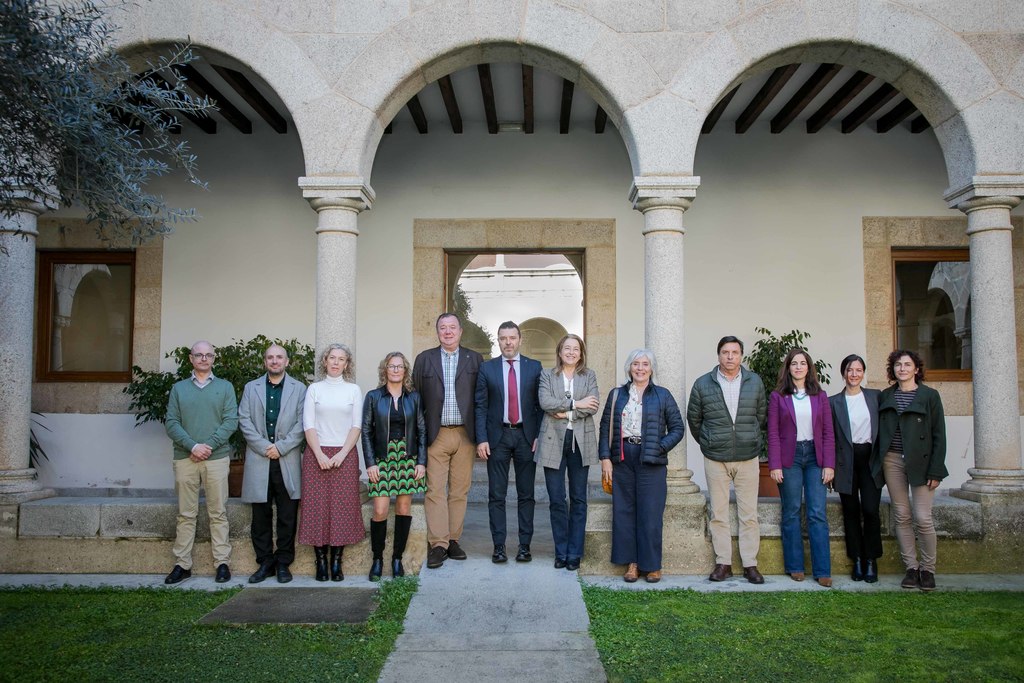 La Junta de Extremadura acoge la presentación de la red "La Unión Europea en Extremadura"