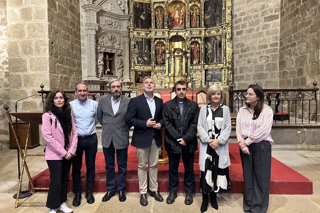 La consejera Victoria Bazaga subraya el trabajo "minucioso y detallista" realizado en la restauración de la iglesia de San Martín de Plasencia