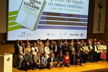 Santamaría informa del trabajo conjunto con la Asociación de Empresa Familiar para la creación de un plan de relevo generacional