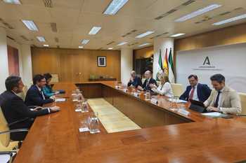 El equipo de Economía de la Junta de Extremadura y de la Junta de Andalucía se reúne para compartir criterios en materia de desarrollo económico