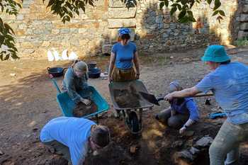 Una quincena de estudiantes de la Universidad de Otago, en Nueva Zelanda, excavan en Mérida durante todo el mes de julio