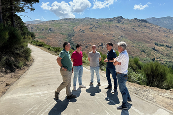 Diputación avanza en la construcción del Mirador del Corral de los lobos, en el Cordel del Berrocal, en La Garganta