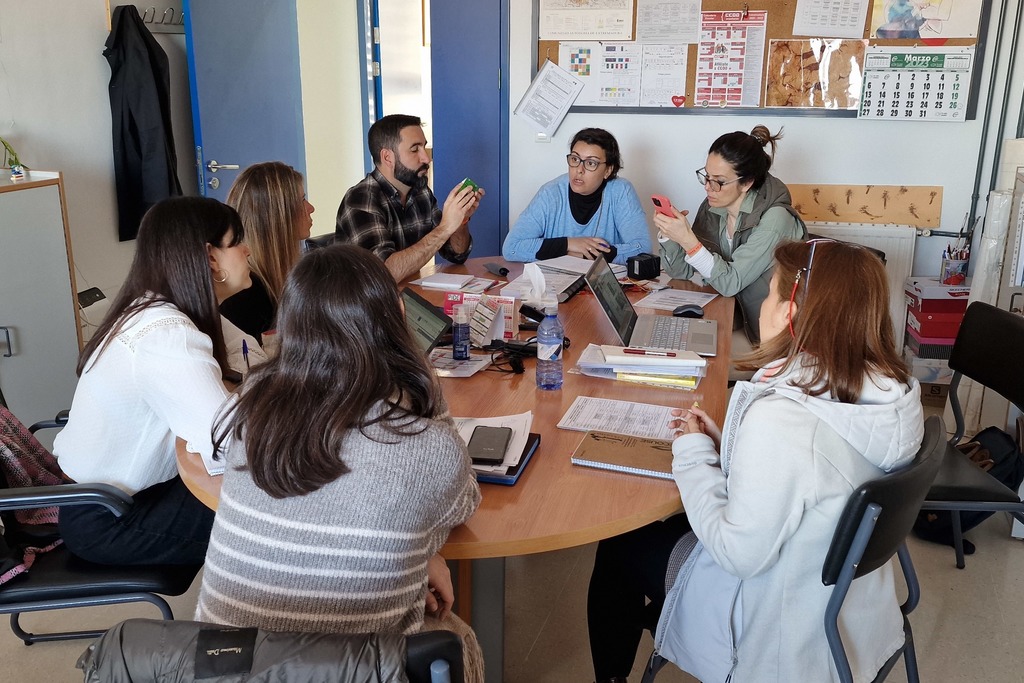 El programa 'Conecta-2' de refuerzo educativo y atención personalizada al alumnado se amplía y llegará a 13.000 alumnos de 200 centros educativos