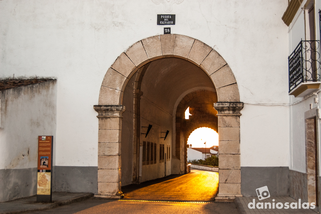 Puerta del Calvario en Olivenza