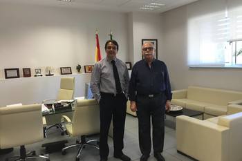 Reuni n consejero de sanidad y p liticas sociales y melchor trejo presidente de alcer badajoz 111118 normal 3 2