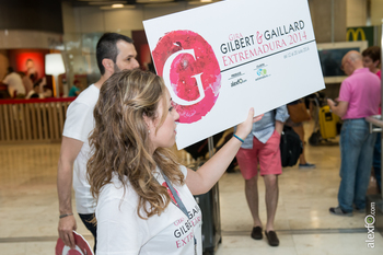 Alexfo dot com da la bienvenida a francois gilbert y evelyn israel en barajas alexfo dot com da la b normal 3 2