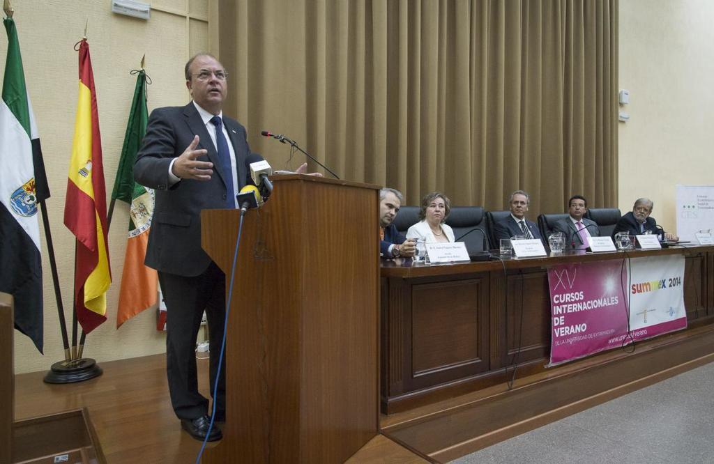 Gobex Curso "Trabajar en Extremadura" El presidente del Gobierno de Extremadura, José Antonio Monago, inaugura el Curso de Verano 'Trabajar en Extremadura', organizad