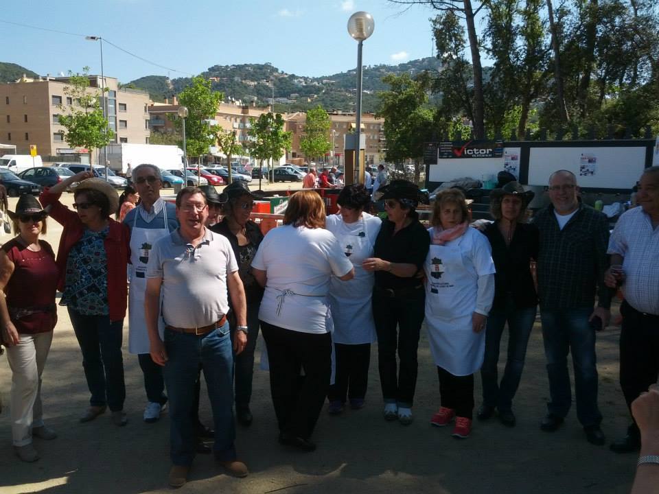 fideua solidaria Lloret de Mar fideua solidaria Lloret de Mar - 10259055_10202680015695338_1589299338146942035_n