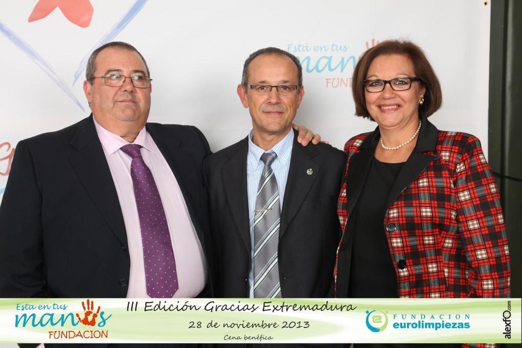 III Cena Solidaria " Gracias Extremadura III Cena Solidaria " Gracias Extremadura