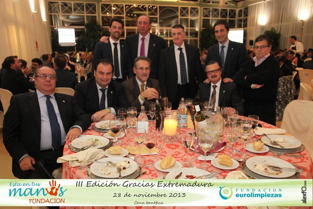 III Cena Solidaria " Gracias Extremadura III Cena Solidaria " Gracias Extremadura