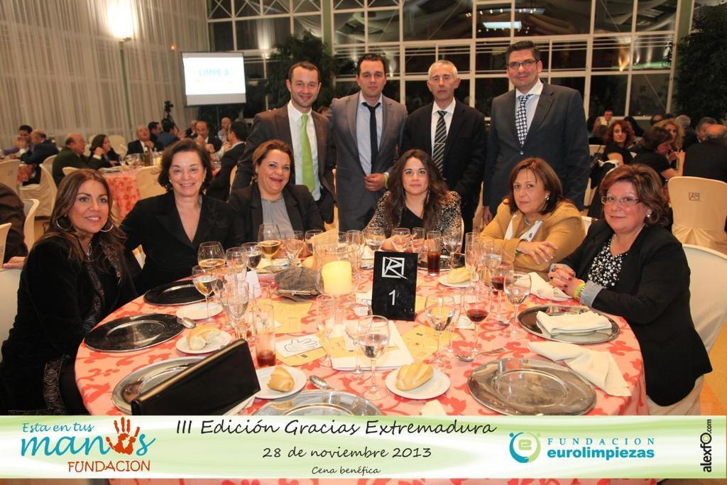 III Cena Solidaria " Gracias Extremadura III Cena Solidaria " Gracias Extremadura