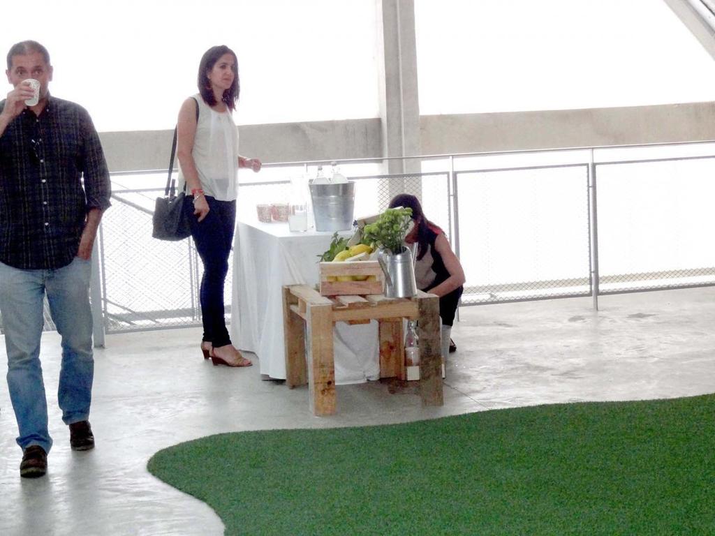 Presentacion Plataforma Elaborarte Recibimos a todos con una limonada para combatir el calor