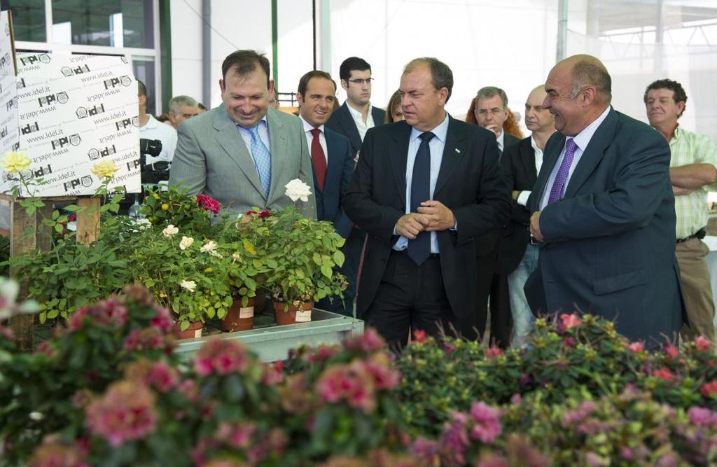 Gobex Centro Jardinería Montecito El presidente del Gobierno de Extremadura, José Antonio Monago, inaugura  las nuevas instalaciones del Centro de Jardinería Mont