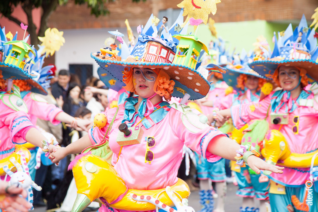 comparsa comparsa Los De siempre desfile de comparsas carnaval de Badajoz 8