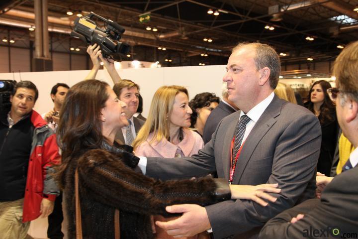 Visita institucional Fitur 2012 José Antonio Monago saluda a los asistentes