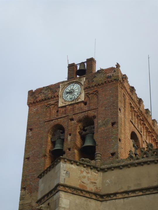 Fuente del Maestre Torre de la iglesia........¿no la habia puesto....?