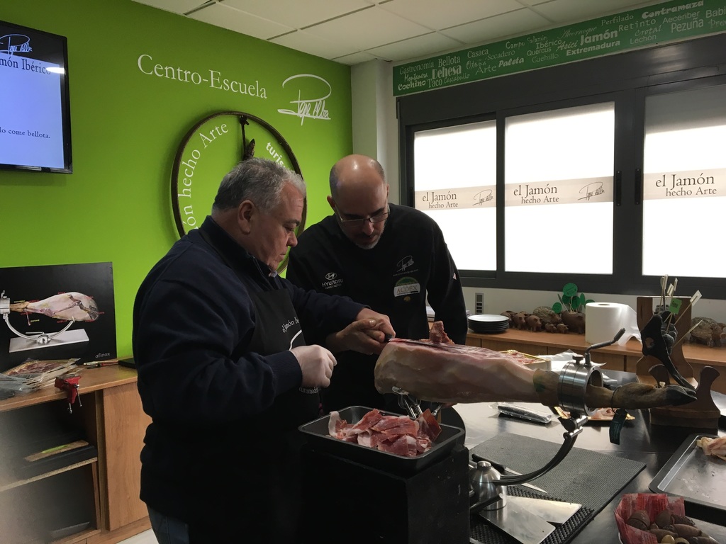 02-04-2017 Taller Corte de Jamón - Centro Escuela PEPE ALBA