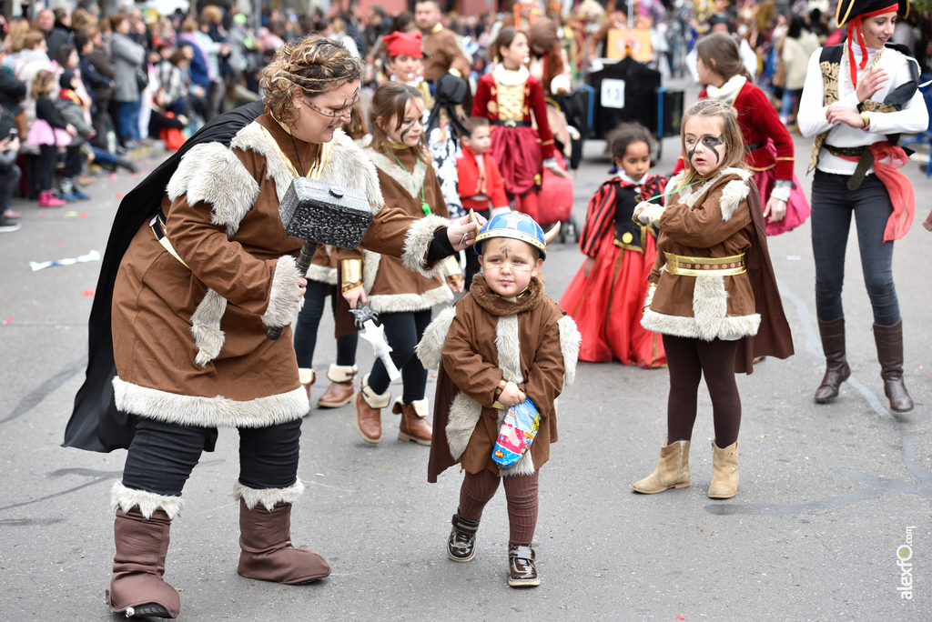 Comparsa Los Naranjitos - Desfile de Comparsas Carnaval de Badajoz 2018