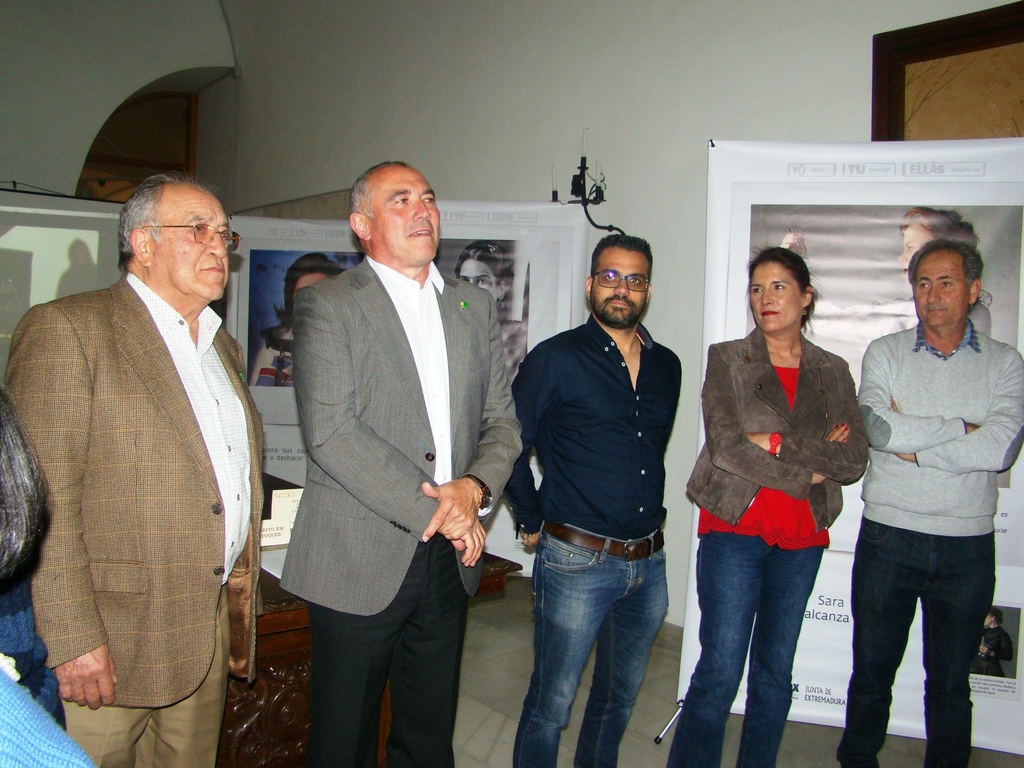 Un momento del acto inaugural de la exposición "Yo Mujer, Tú Complice, Ellas Luchadoras"