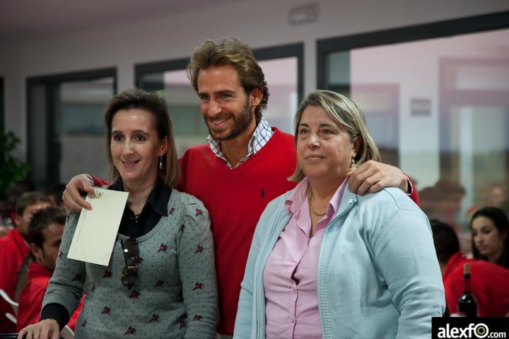 Entrega de premios al finalizar la jornada de convivencia en el Karting de Talavera