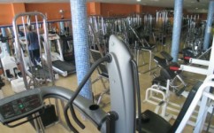 Fachadadetalle_gimnasio_max_10