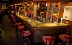 Fachadadetalle_bar_ciudad_del_cabo