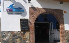 Fachadadetalle_marisqueria_cerveceria_tres_mares